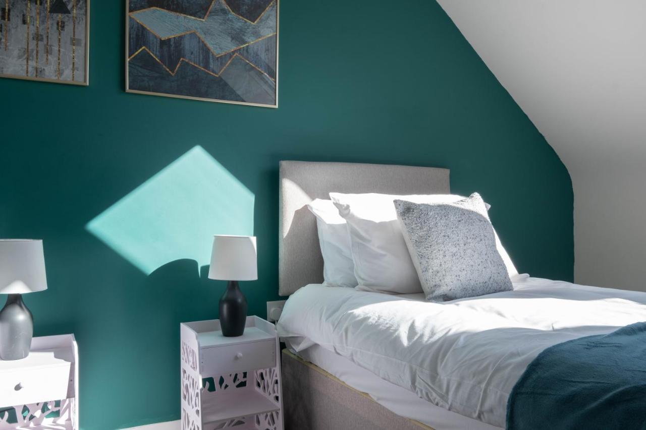 Beautiful And Comfortable Home Away From Home With Free Parking, Fast Wifi And White Crisp Hotel Standard Linen Hosted By Our Home Short Stays Northampton Exterior photo